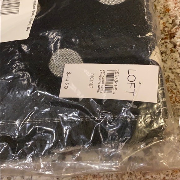 🌺 LOFT | Sparkle Polka Dot Blanket Scarf - Picture 4 of 4